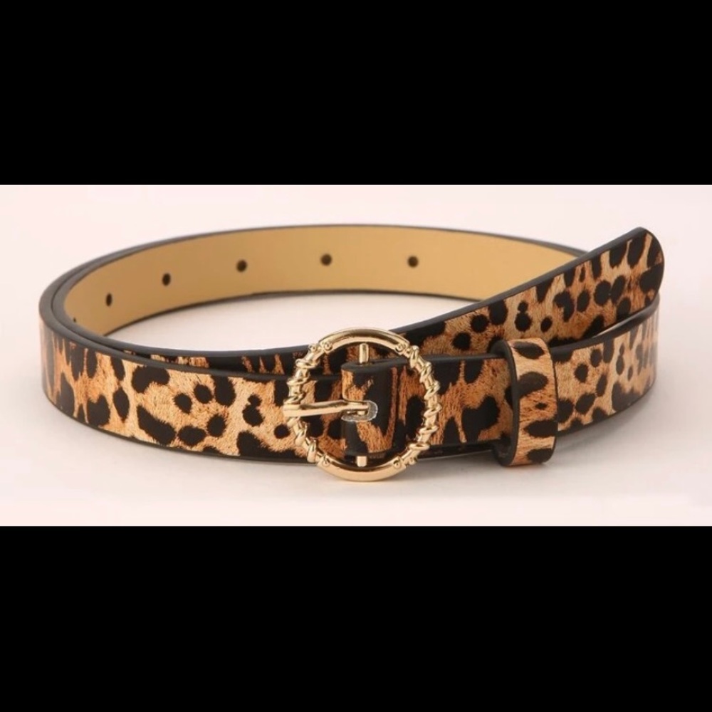 Leopard print belt